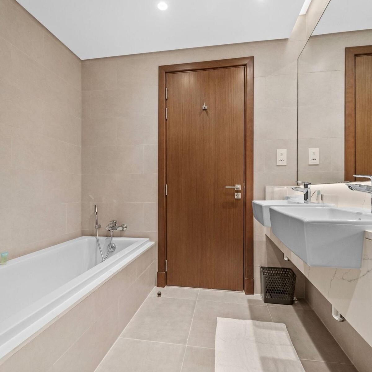 Apartment Luxury Canal View-2br Maid's In Cf 2, Al Wasl *