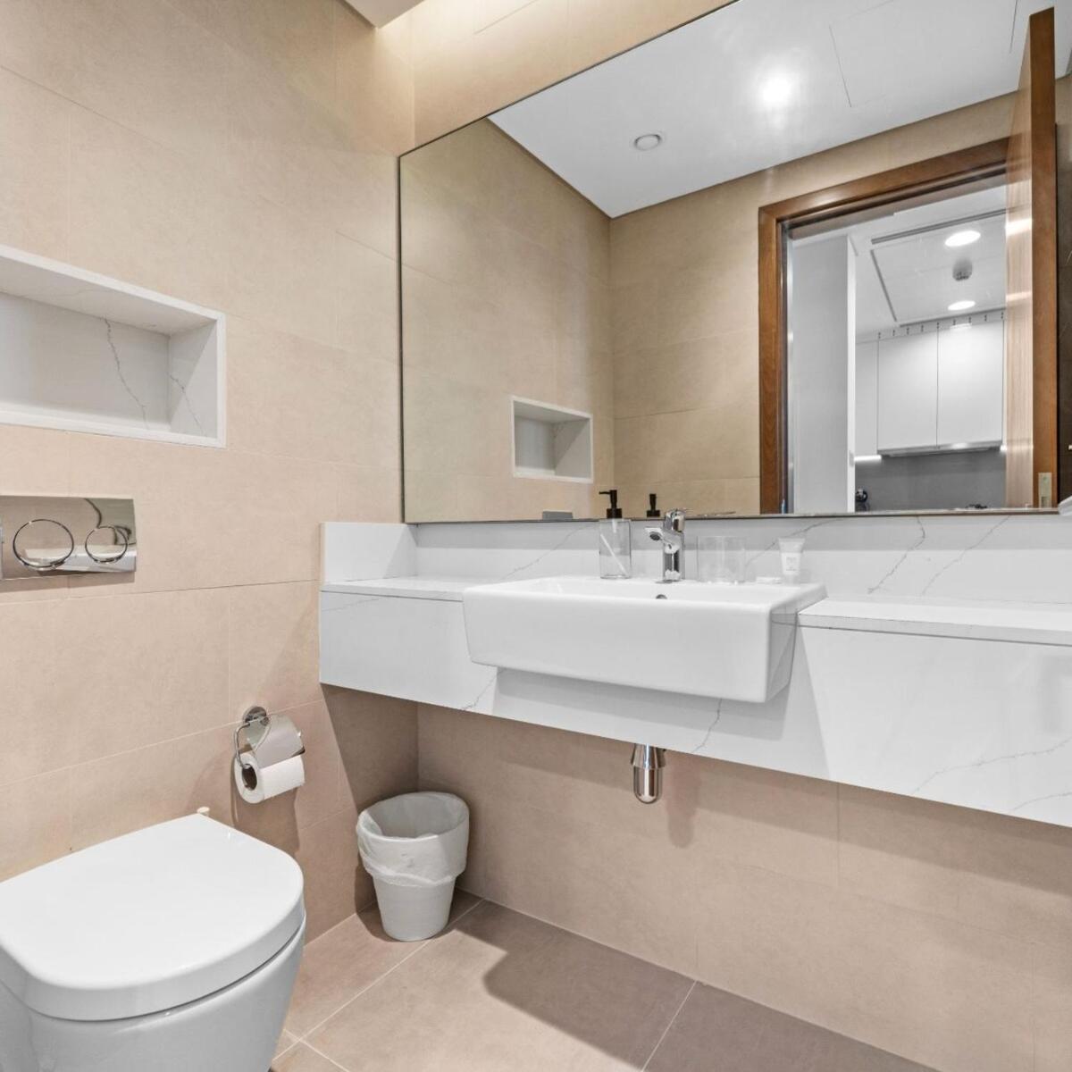 Apartment Luxury Canal View-2br Maid's In Cf 2, Al Wasl